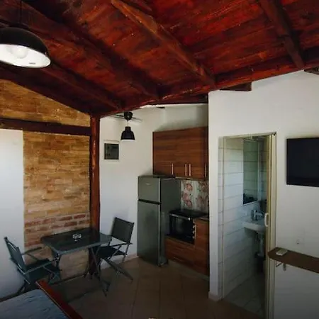 2nd Floor & Rooftop 6 Flogita