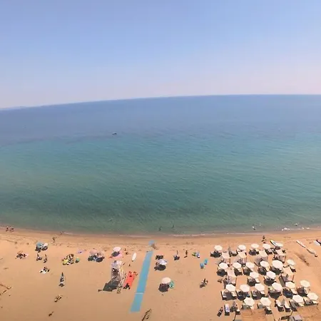 Appartamento 2nd Floor & Rooftop 6 Flogita