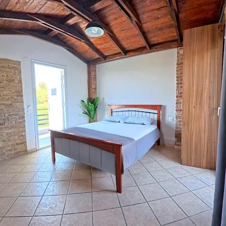 2nd Floor & Rooftop 6 Appartamento *